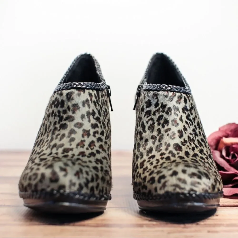 Antonio Melani Ankle Booties Leopard‎ Print Size 6.5.  B54